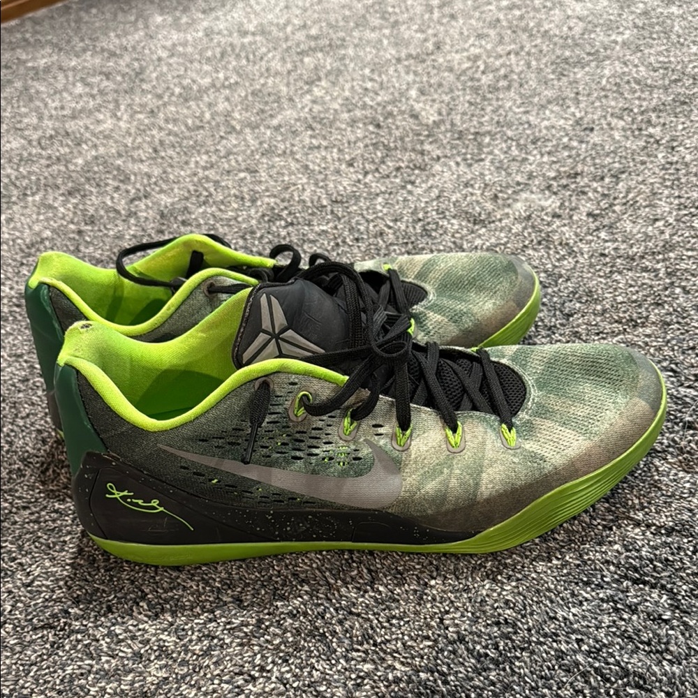 Nike Green and Black Athletic Shoes